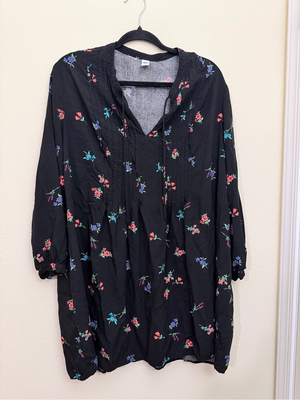 Old Navy Black Floral Long-Sleeve Tunic Dress